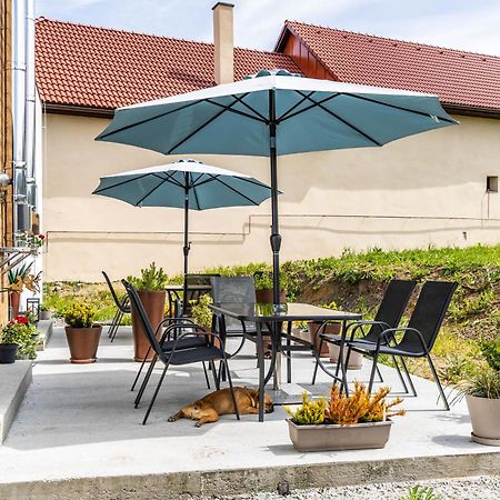 Sunny Apartment With Free Parking Zvolen Bagian luar foto