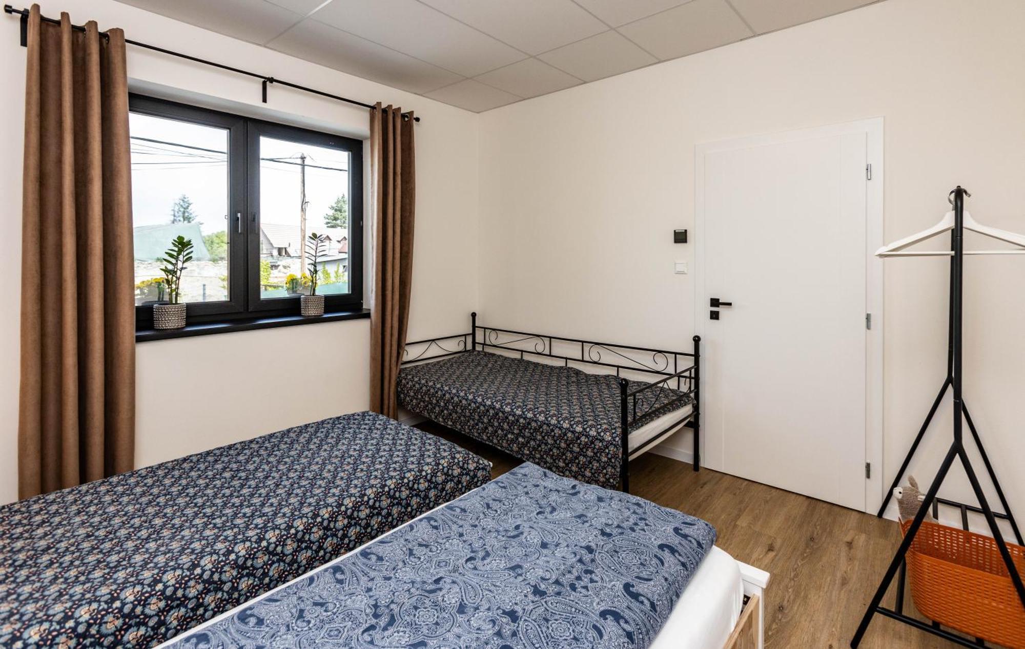 Sunny Apartment With Free Parking Zvolen Bagian luar foto