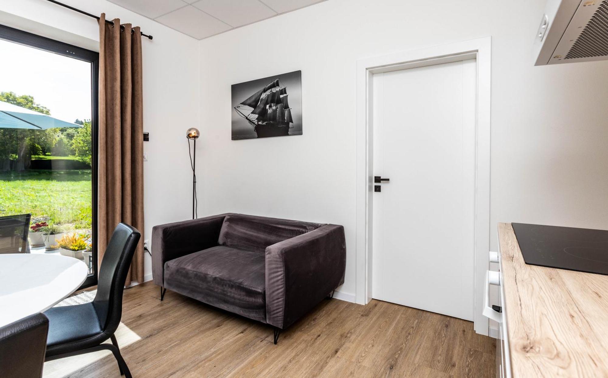 Sunny Apartment With Free Parking Zvolen Bagian luar foto